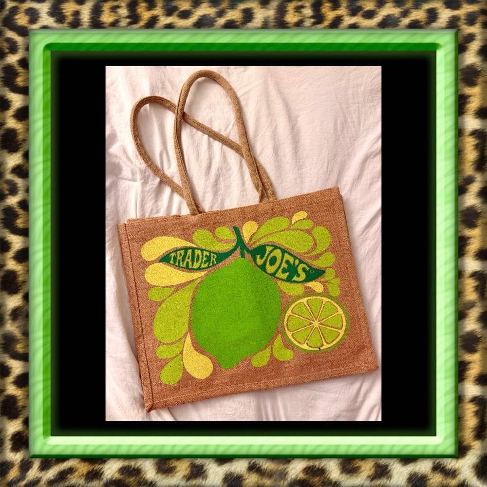 👑✅PRICE FIRM✅ Trader Joe’s XL Brown, Green & Yellow Burlap Tote Bag. Brand new!